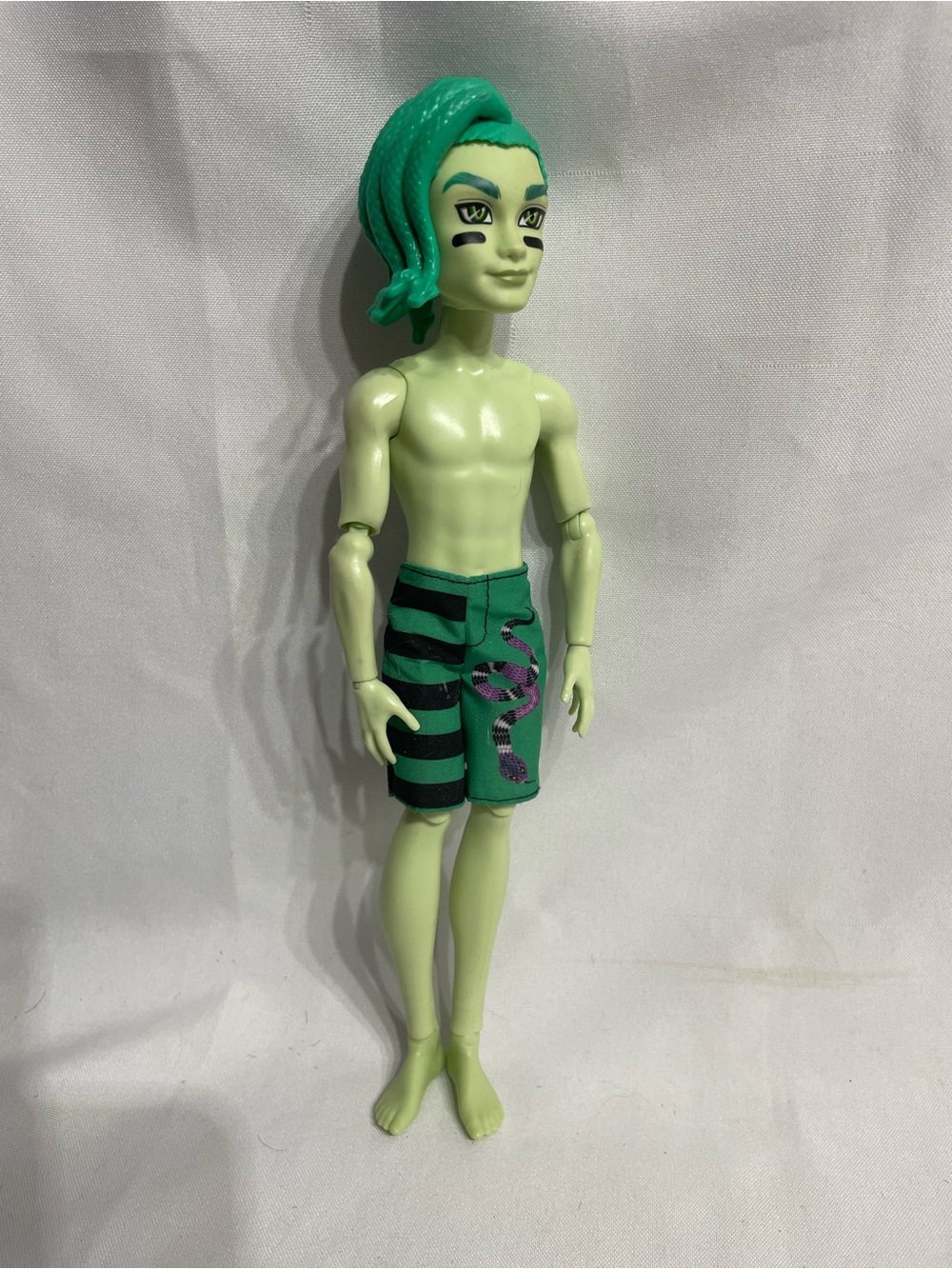 Generation 3 (G3) Deuce Gorgon fashion doll Monster High Excellent Condition Med
